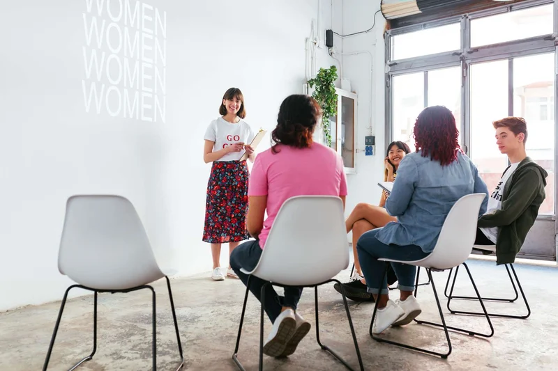 Small Talk Mastery: How to Connect with Anyone in English